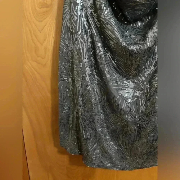 Premise Studio Scoop Neck Tank Sequined Metallic Size 2X NWT - Picture 7 of 10